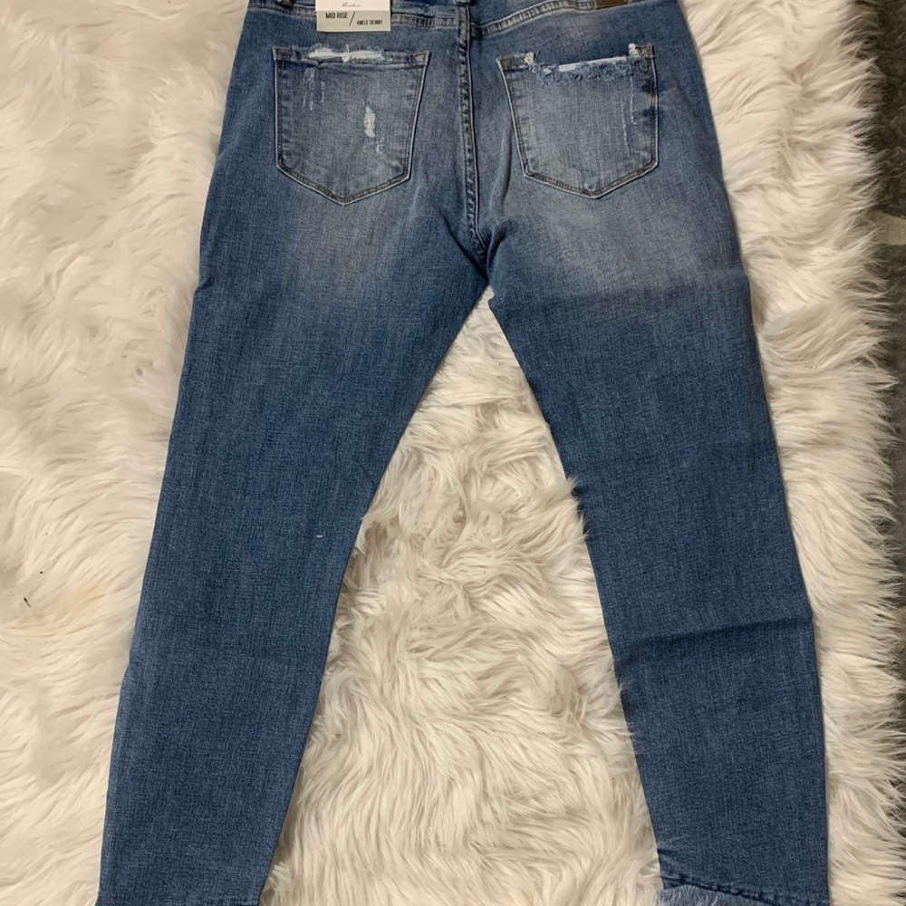 NWT Distressed Jeans - Picture 7 of 8